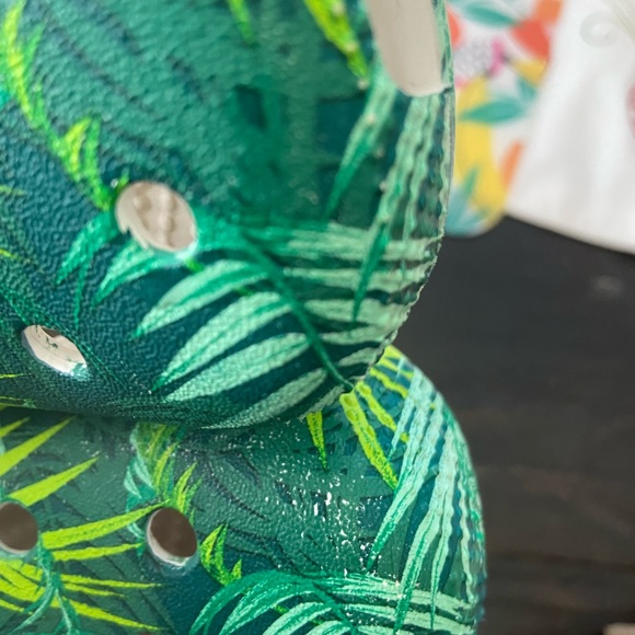 Tropical Crocs - Picture 4 of 6